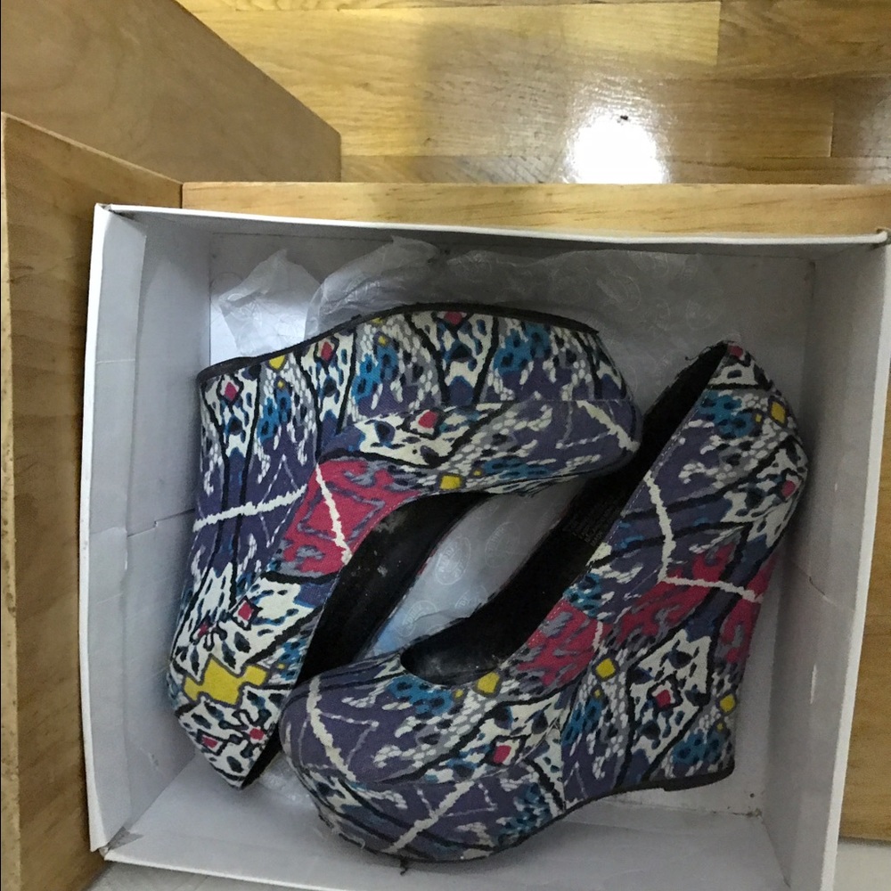 Steve Madden wedges