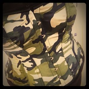 Steel boned corset, satin Camo size 32