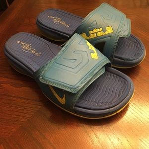 Men's Nike LeBron James Elite 3 Slides size 8