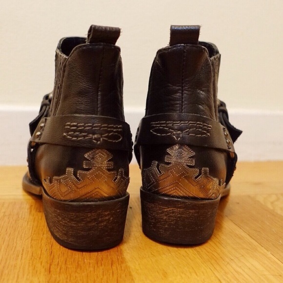 SOLD🌹RARE Zara Black Western Leather Boots - Picture 3 of 5