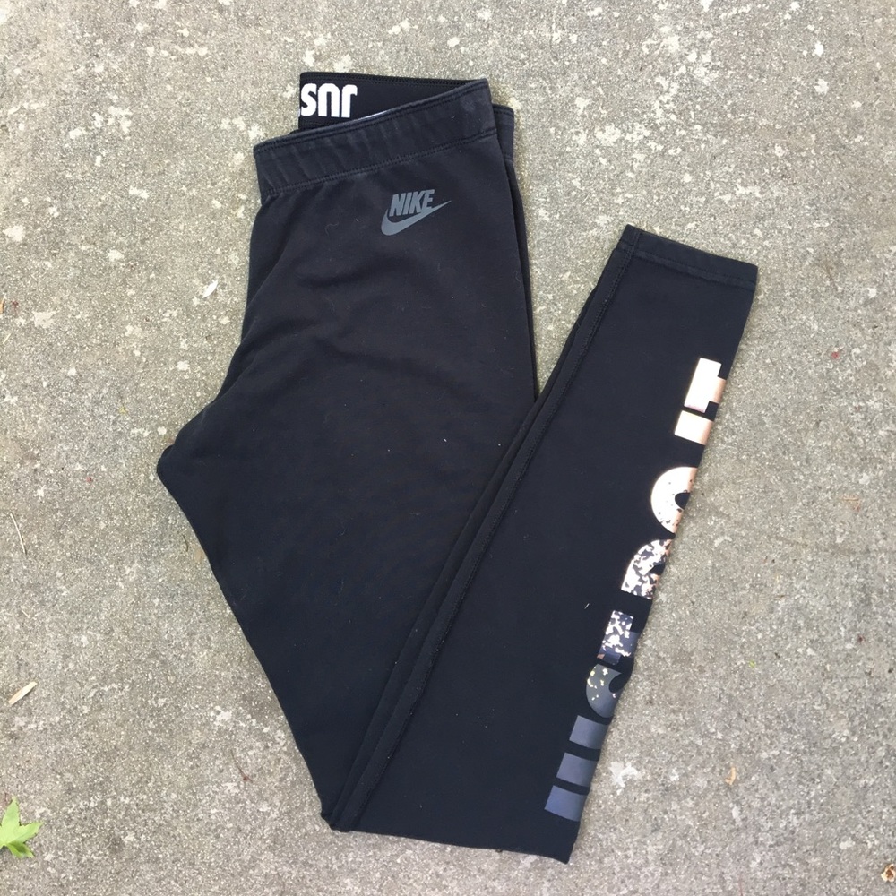 nike leg-a-see legging with gold foiling
