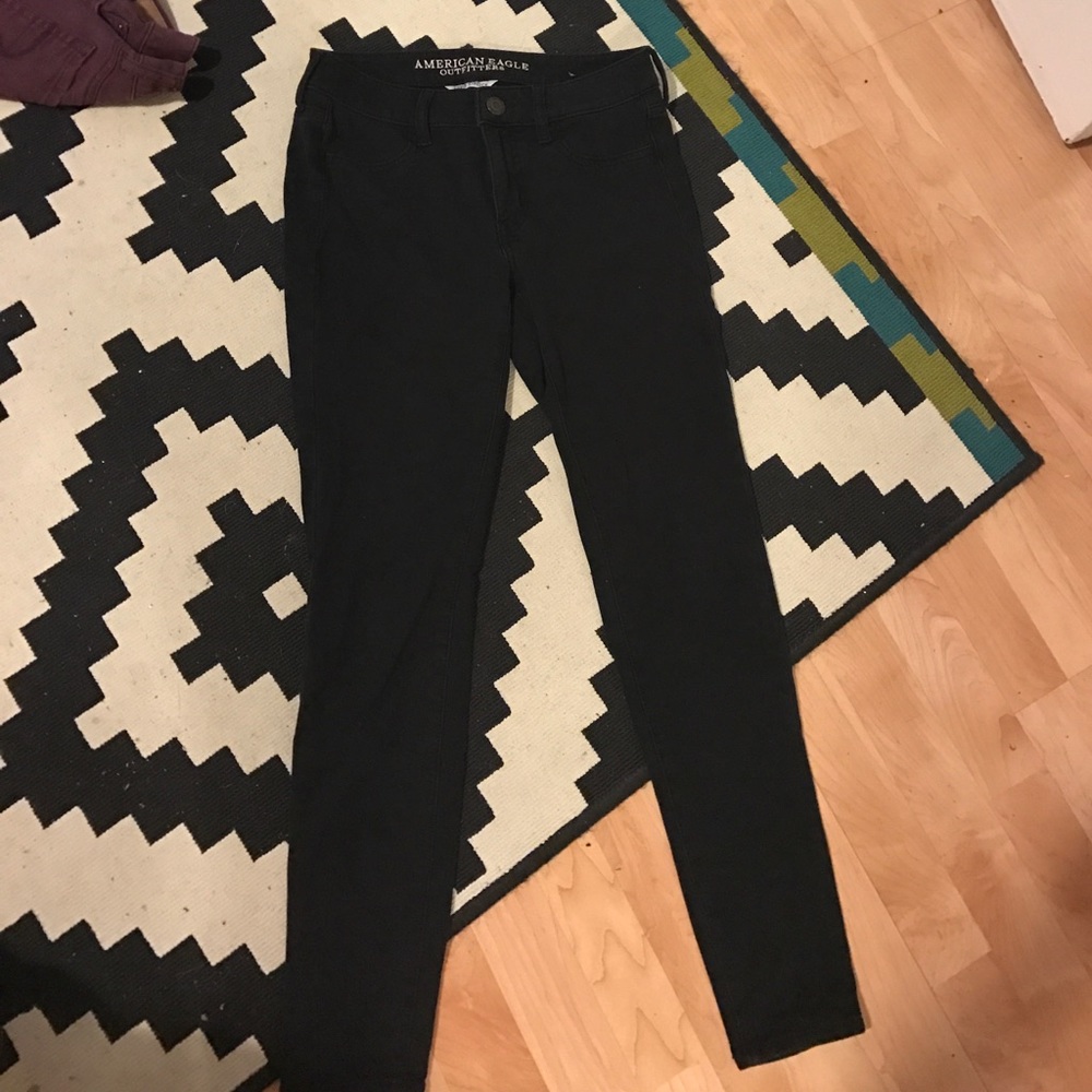 Black AEO Super Stretch Jeggings