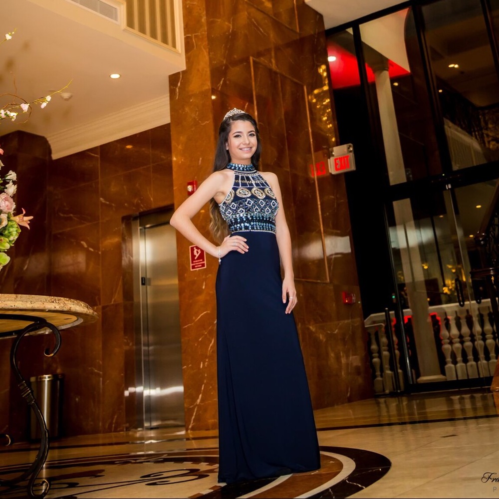 Hi!! I am selling my sweet 16 dress - Picture 3 of 3