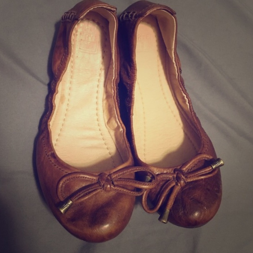 NWOT FRYE Ballet Flats
