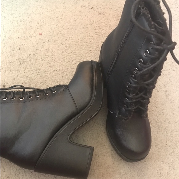 Black booties - Picture 3 of 4