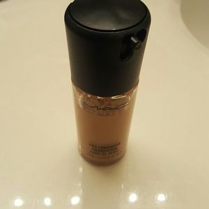 MAC Pro Longwear foundation