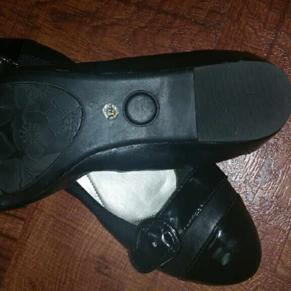 Black Flats -SOLD - Picture 3 of 4