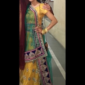 Lehenga sari Indian outfit - perfect for weddings!