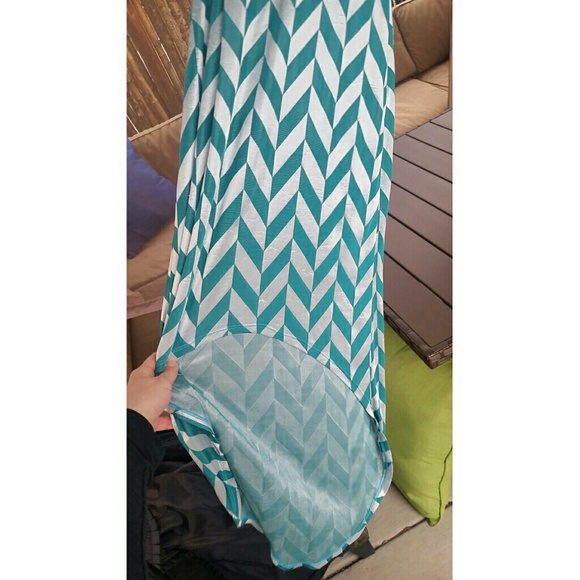 High-Low Pattern dress - Picture 2 of 2