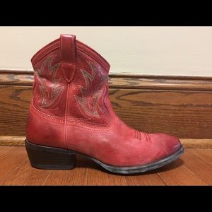 Ariat Billie Western Shorty Boots red size 9B