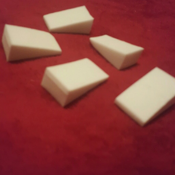 5 makeup sponges - Picture 2 of 3