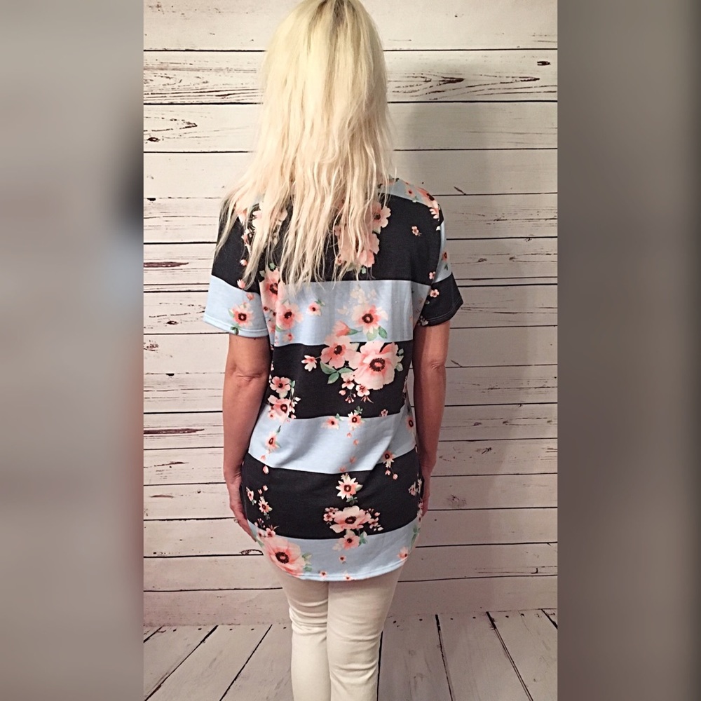 French Terry floral top! Beautiful LAST 2 - Picture 3 of 3