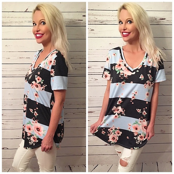 French Terry floral top! Beautiful LAST 2 - Picture 2 of 3