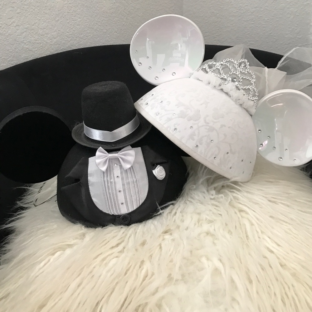 Disney Mr & Mrs Hats Bride/Groom Ears