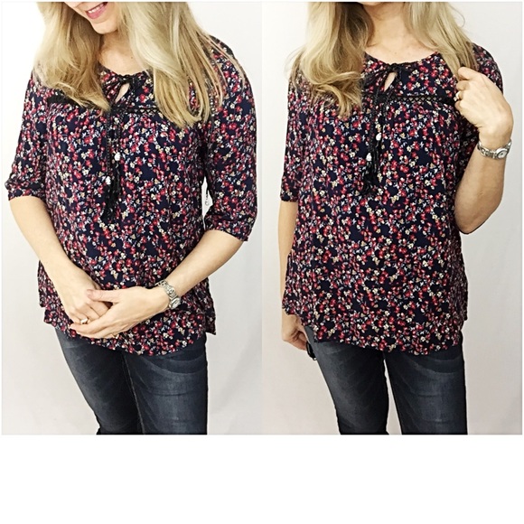 Sassy Ditsy Floral Tassel Tie Tunic Top Small - Picture 2 of 7