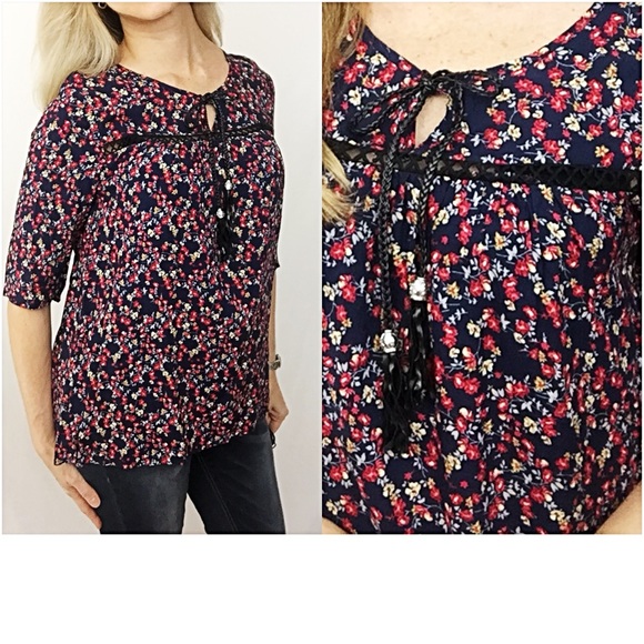 Sassy Ditsy Floral Tassel Tie Tunic Top Small - Picture 5 of 7