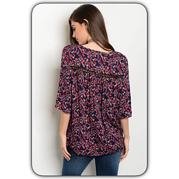 Sassy Ditsy Floral Tassel Tie Tunic Top Small - Picture 7 of 7