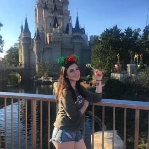 Meet your Posher, Becca