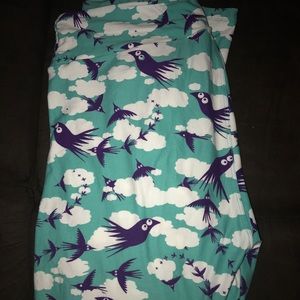 Lularoe TC. NWOT. Birds and clouds. Unicorn