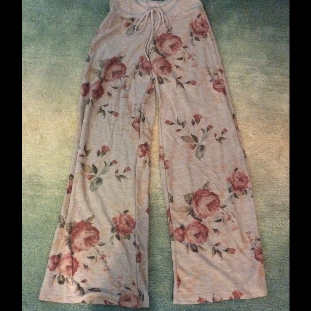 STORE CLOSING -ALL ITEMS $20-25 - Picture 2 of 2