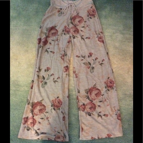 STORE CLOSING -ALL ITEMS $20-25 - Picture 2 of 2