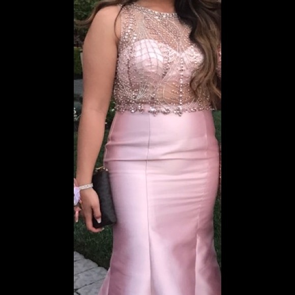Prom dress - Picture 1 of 3