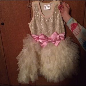 Girls dress