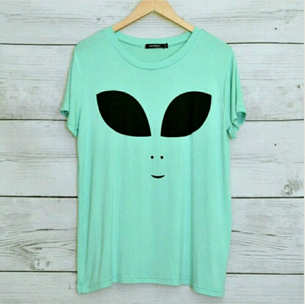 🎉NWOT! Alien Tee👽 - Picture 2 of 3