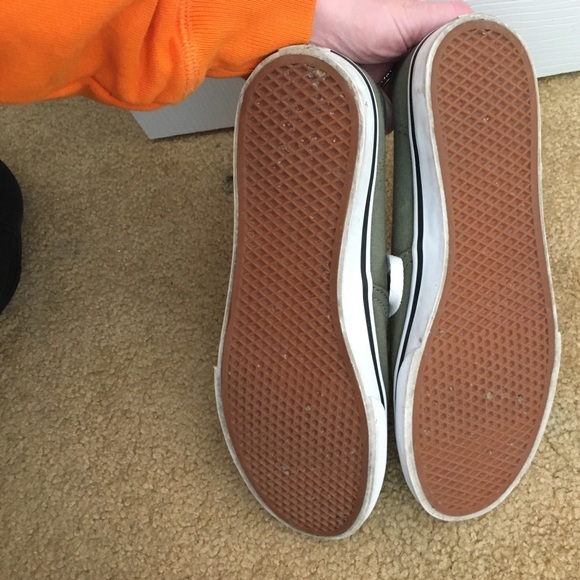 Army green vans - Picture 2 of 2
