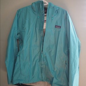 Women's Patagonia torrentshell turquoise jacket
