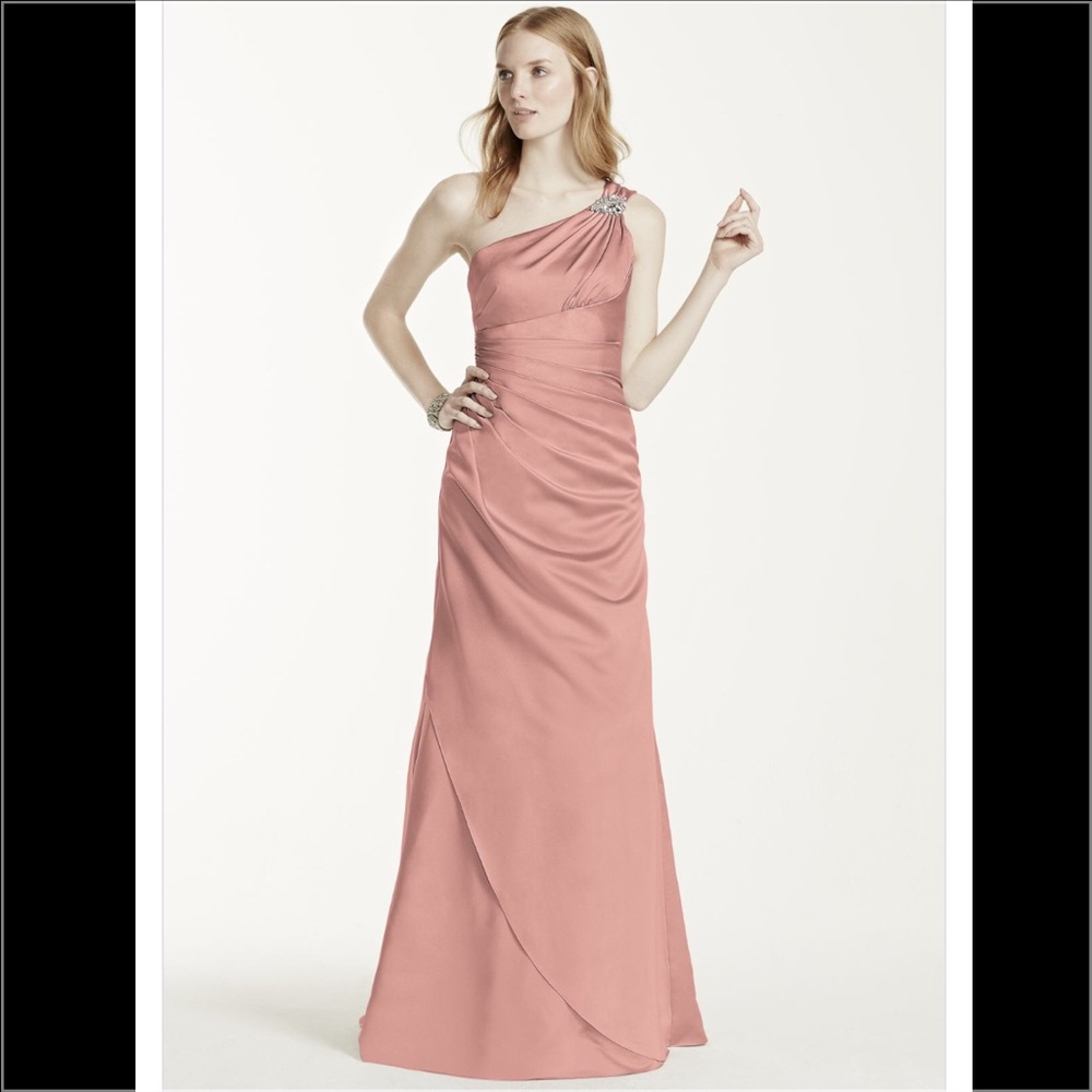 GREAT DRESS FOR PROM!!!