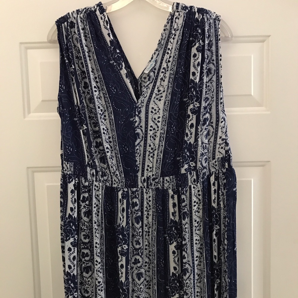SOLD L, XL MAXIi, SIDE SLITS - Picture 2 of 5