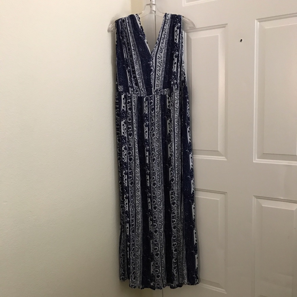 SOLD L, XL MAXIi, SIDE SLITS - Picture 3 of 5