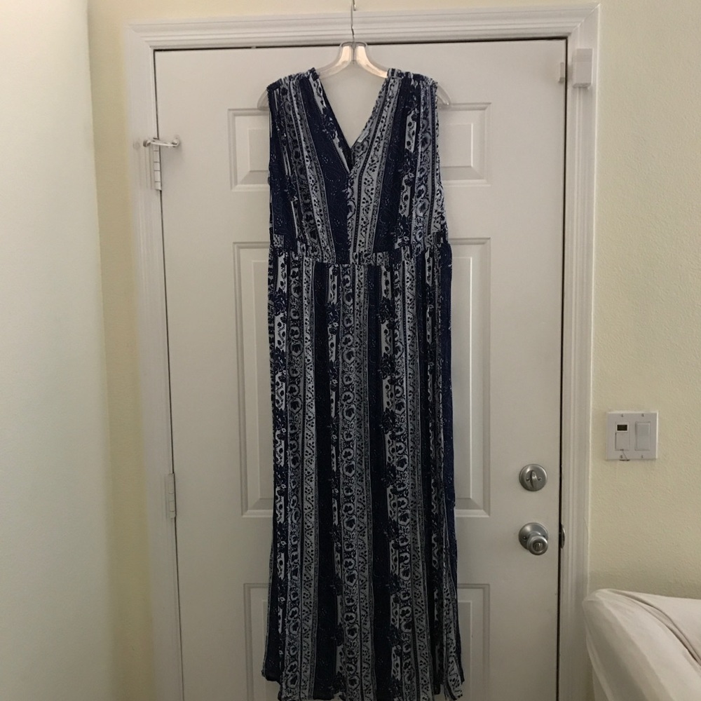 SOLD L, XL MAXIi, SIDE SLITS - Picture 4 of 5