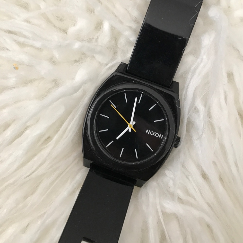 Nixon Minimal watch