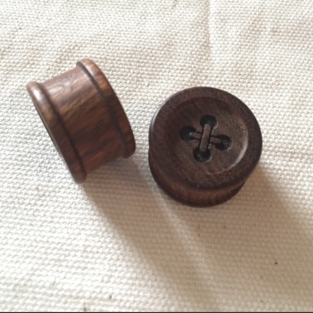 Wood plugs