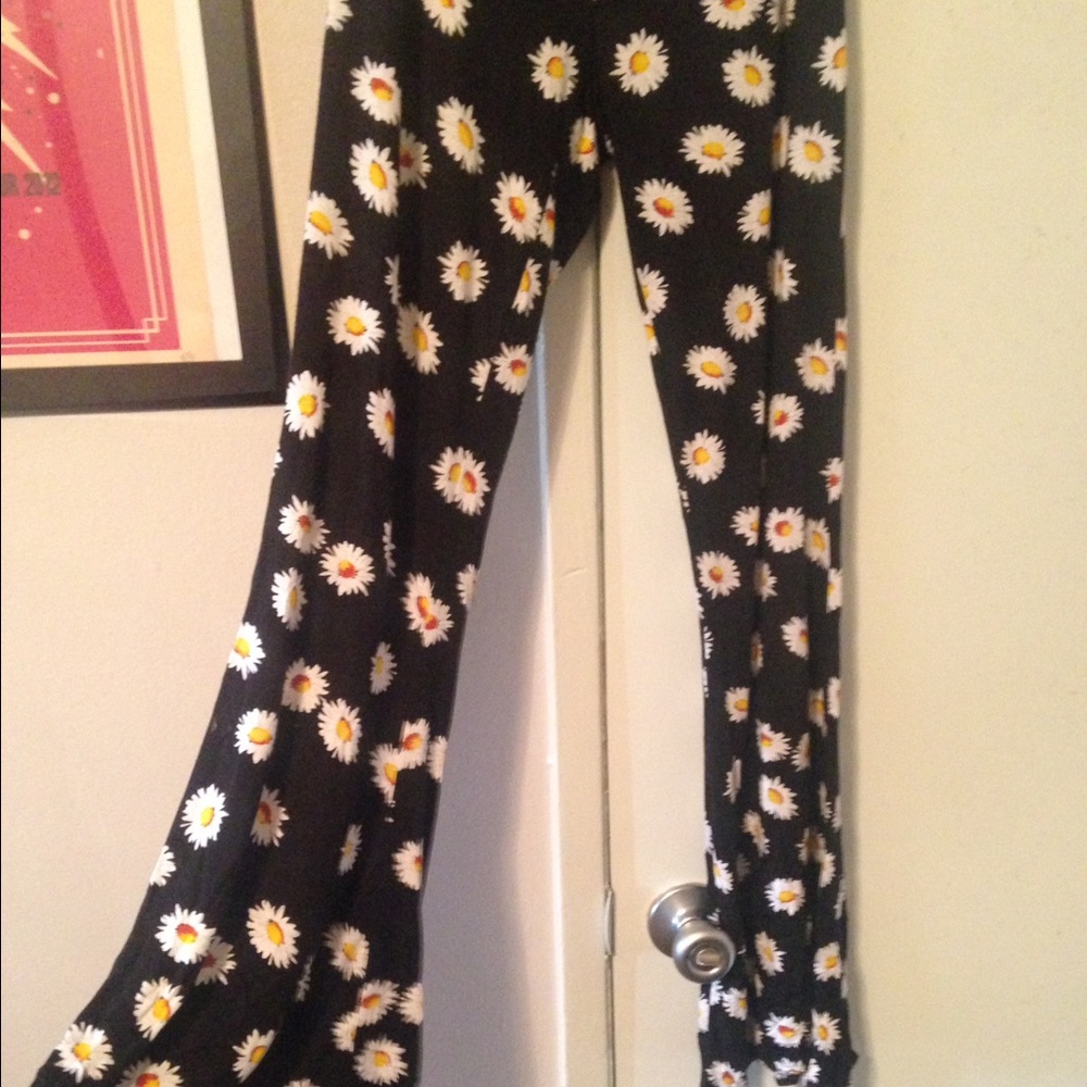 Flare pants daisy print