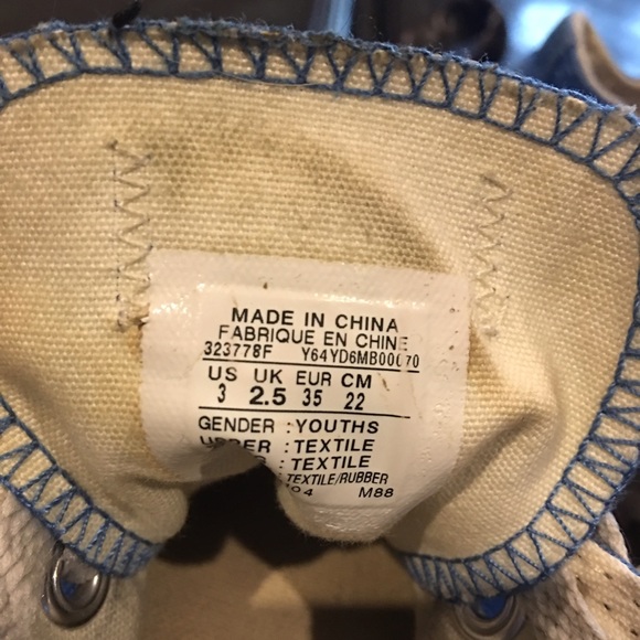 Blue converse - Picture 4 of 4