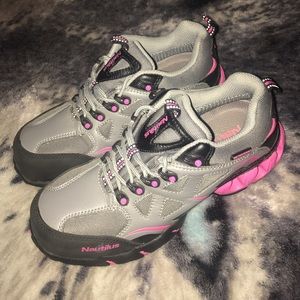 Woman's Waterproof Steel Toe Boots