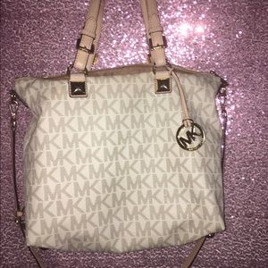 Micheal kors purse