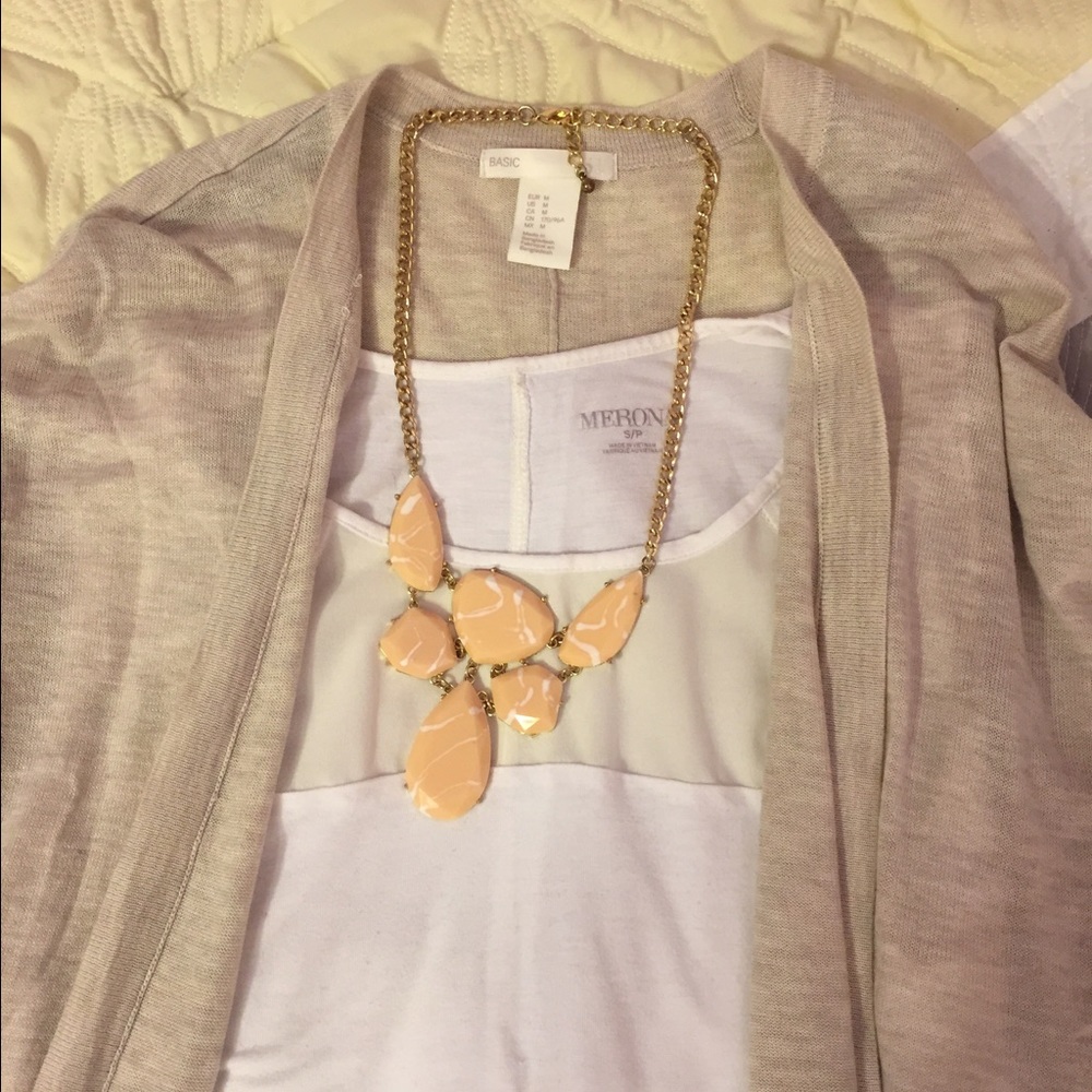 Accent necklace