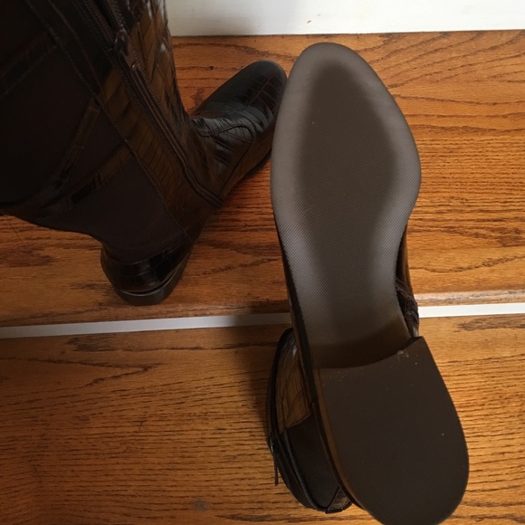 CHICO’S Boots size 8 or 6.5 Brown leather front and straps - Picture 5 of 8