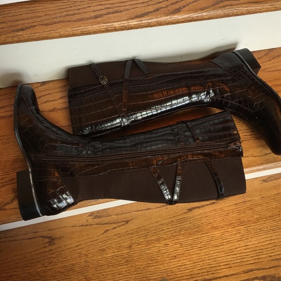 CHICO’S Boots size 8 or 6.5 Brown leather front and straps - Picture 7 of 8