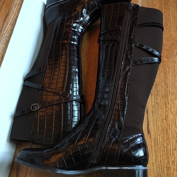 CHICO’S Boots size 8 or 6.5 Brown leather front and straps - Picture 8 of 8