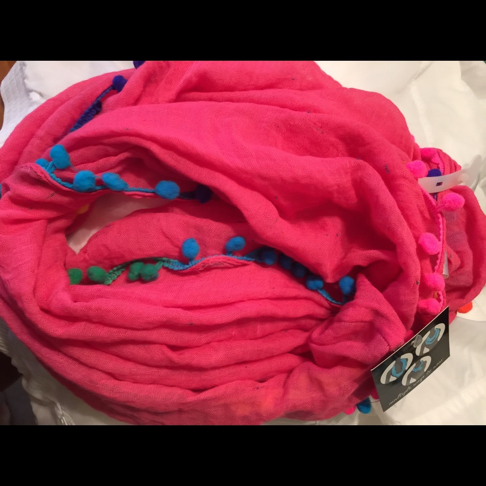 Pom Pom scarf