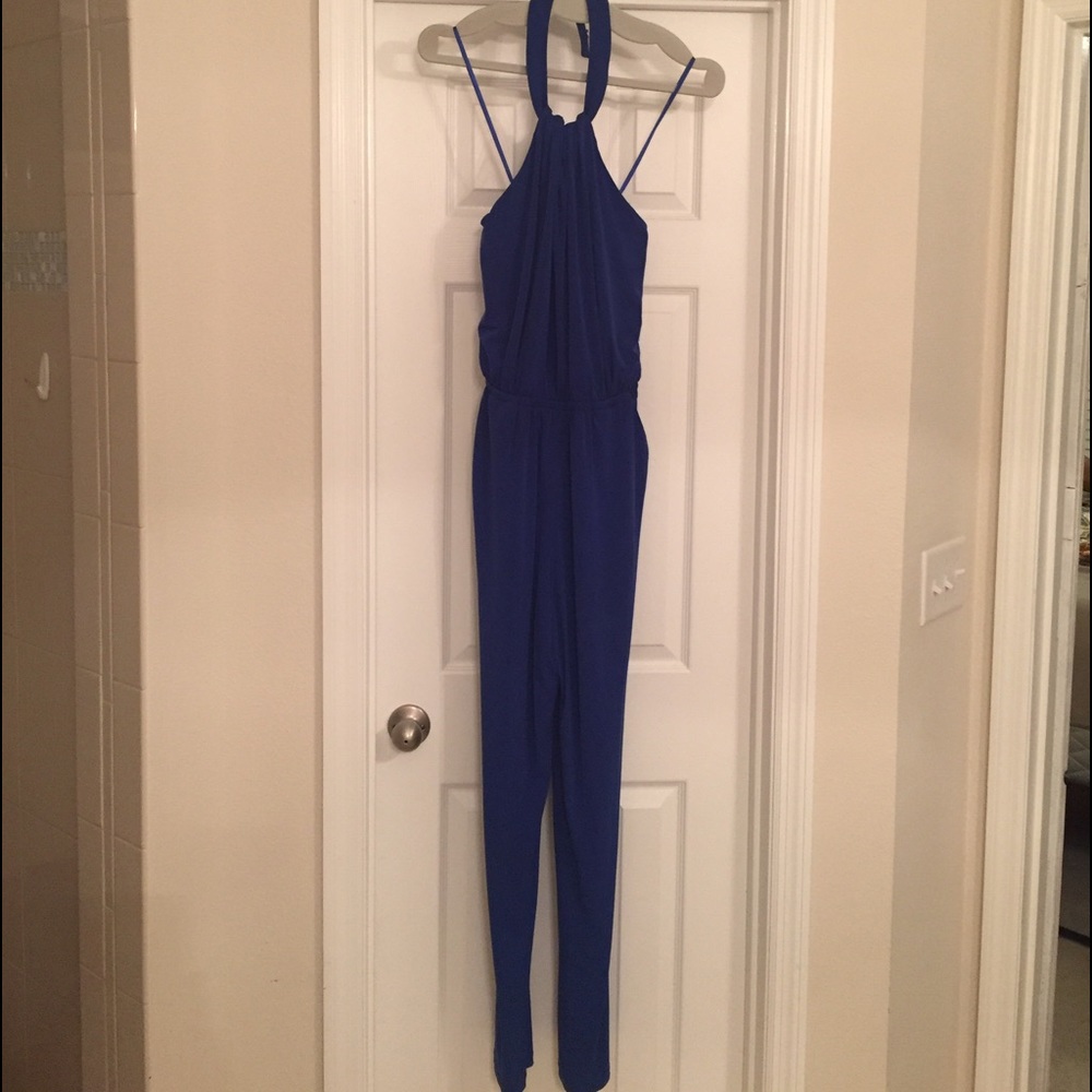 Jessica Simpson pant suit jumper, halter neck.