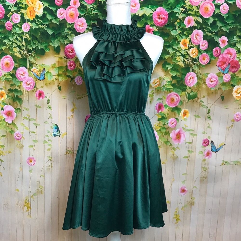⚡️Sale⚡️Emerald Green Dress with Ruffle Detail