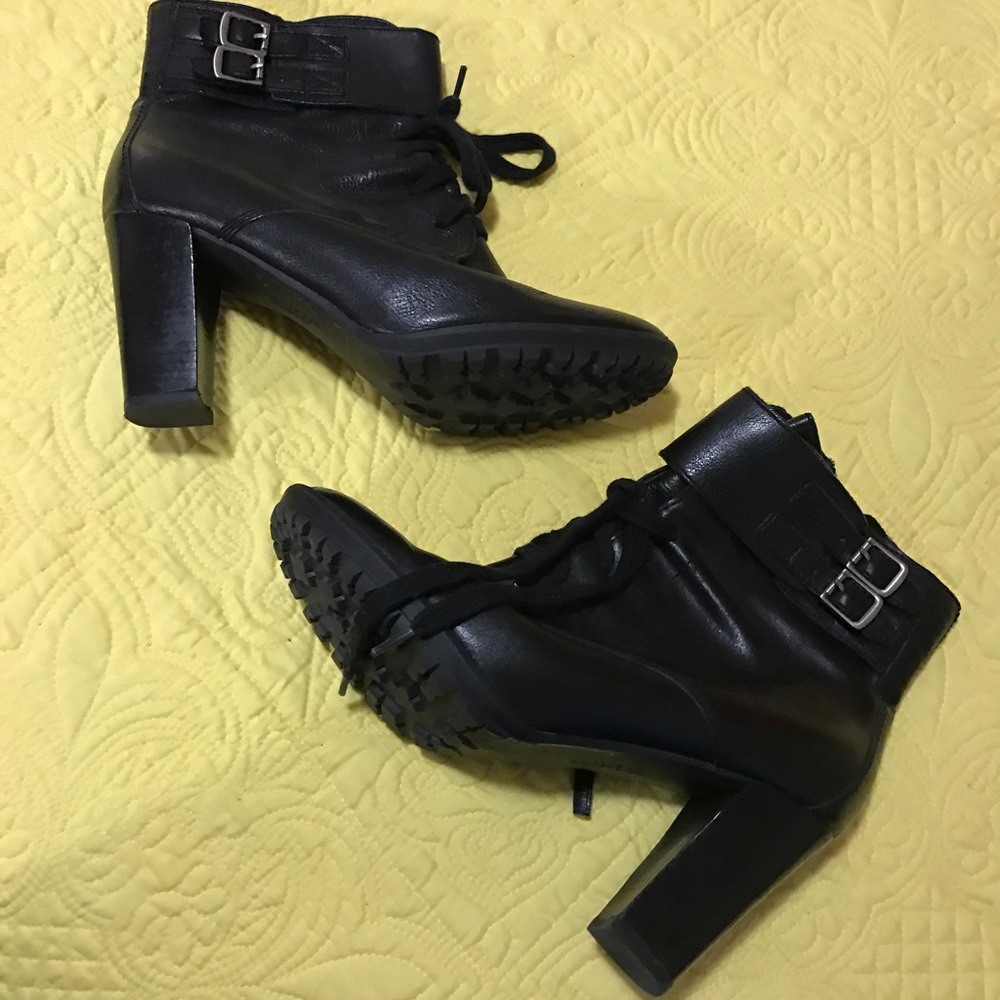 Lace-up Leather Boots - Black - Size 10