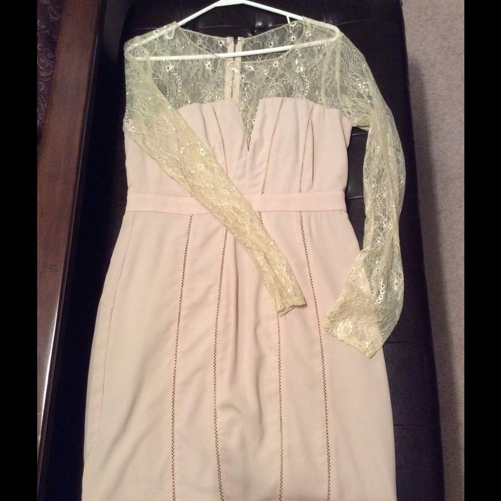 Beige lace fitted dress