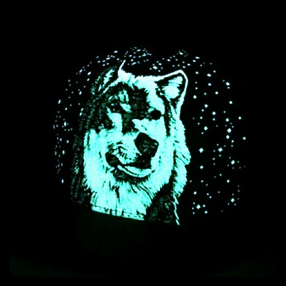 Luminous Lone Wolf Snapback. Unisex ☆ $25. - Picture 3 of 5